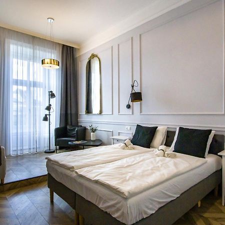 Wilson'S Oktogon Square Suite Apartment Будапеща Екстериор снимка