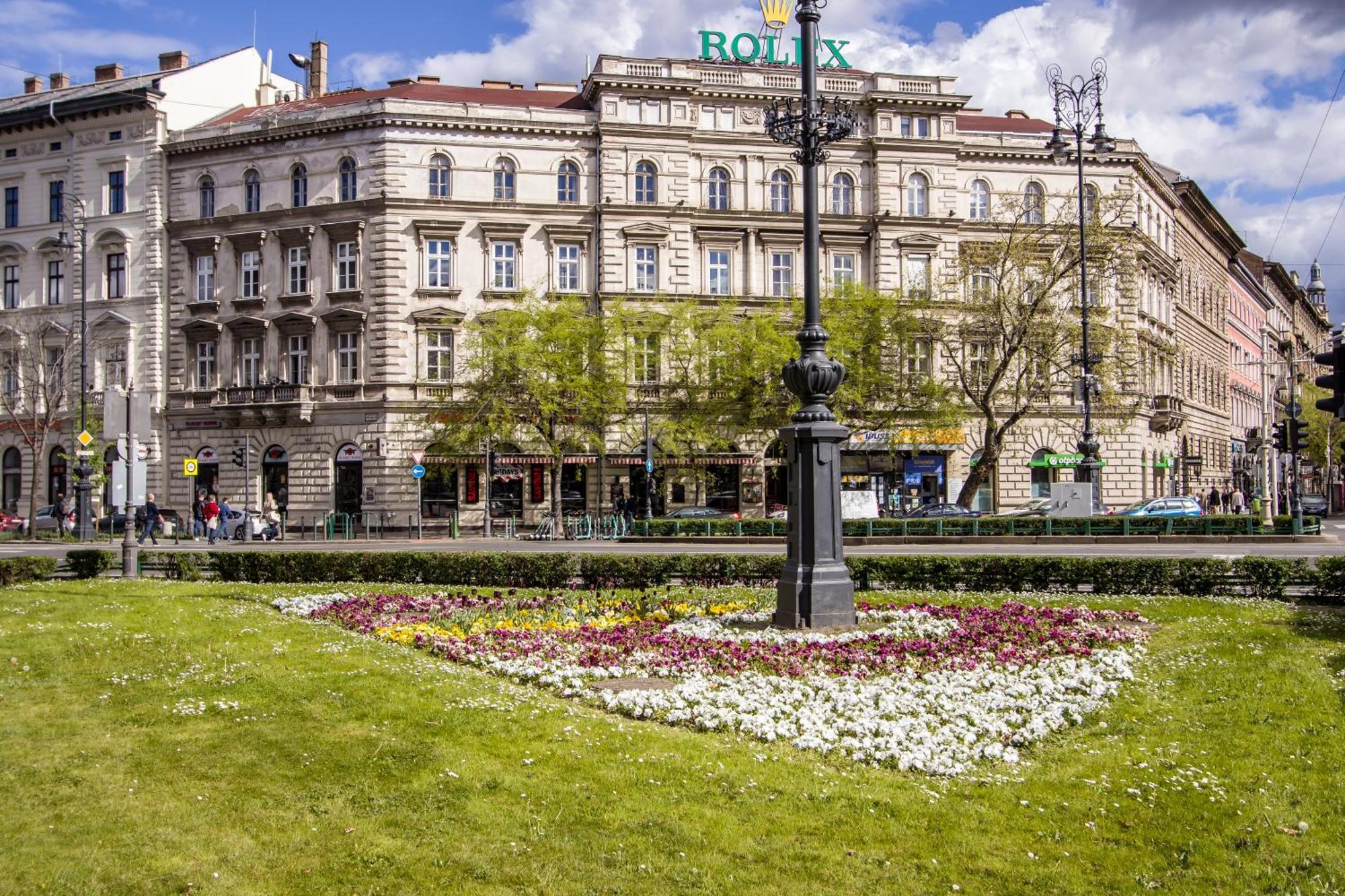 Wilson'S Oktogon Square Suite Apartment Будапеща Екстериор снимка
