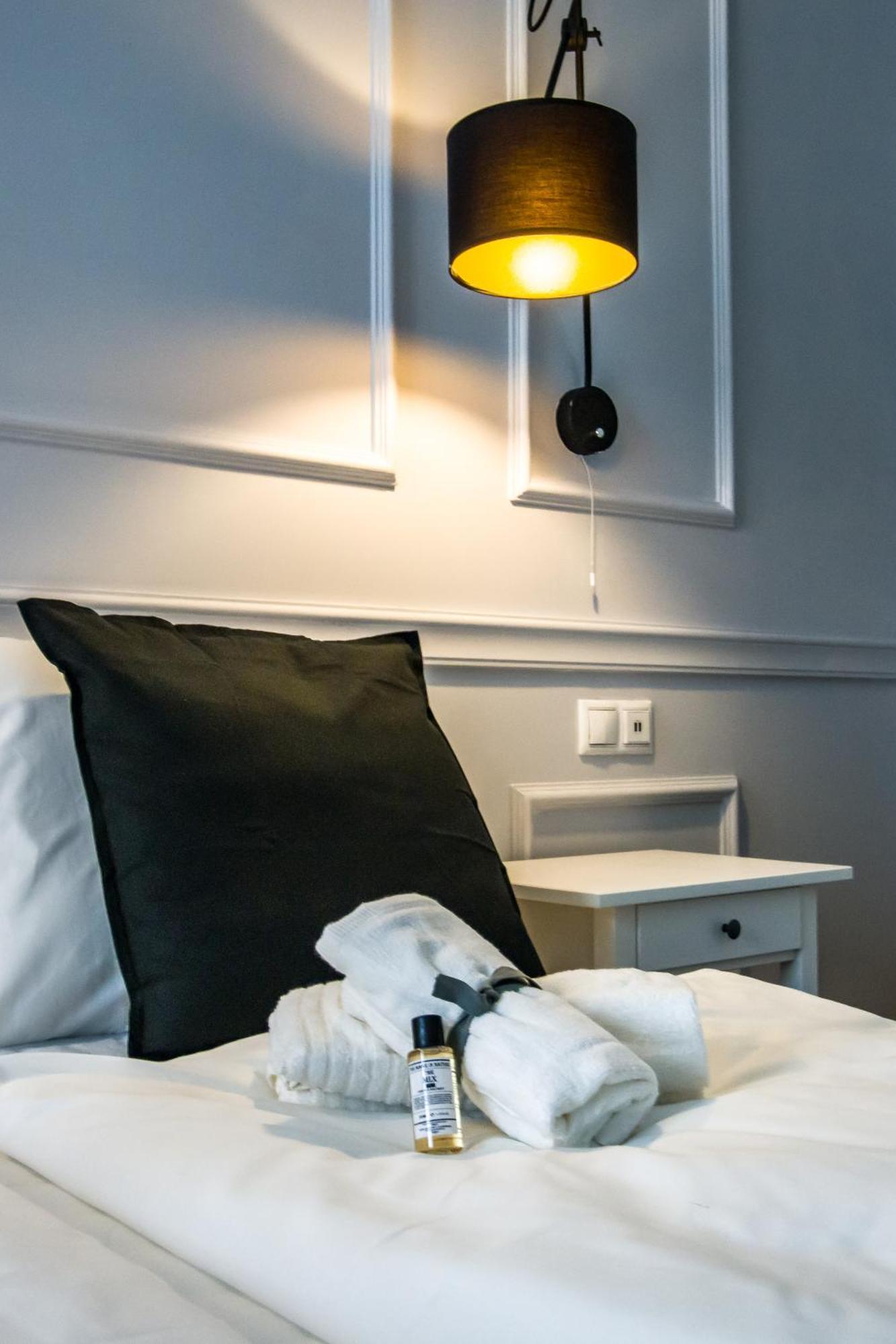 Wilson'S Oktogon Square Suite Apartment Будапеща Екстериор снимка