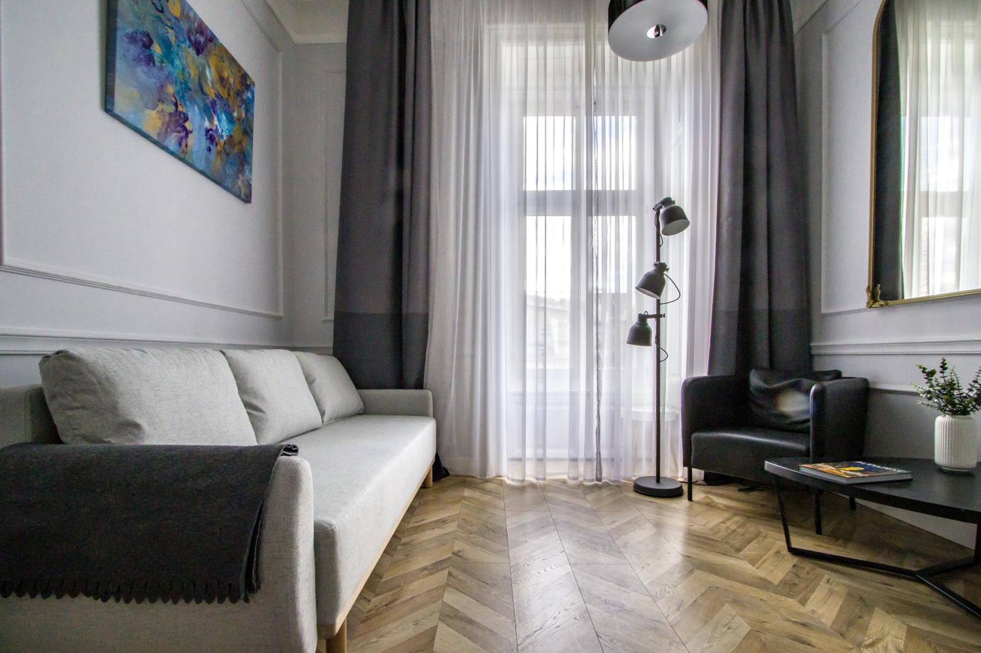 Wilson'S Oktogon Square Suite Apartment Будапеща Екстериор снимка